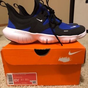 Nike Free kids grade school so 6y